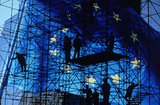 Europese vlag tegen de achtergrond Europese Commissie