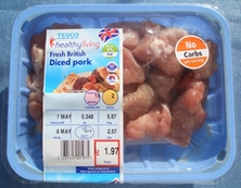 Stukjes vlees in verpakking