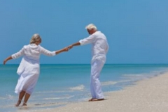 Gepensioneerden op het strand