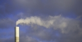 Schoorsteen met CO2-uitstoot