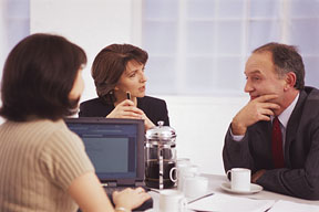 vrouw in sollicitatiegesprek