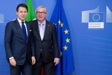 Giuseppe Conte, on the left, and Jean-Claude Juncker
