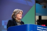Elisa Ferreira at the podium