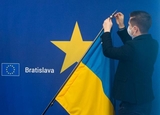 Europese en Oekraiënse vlag
